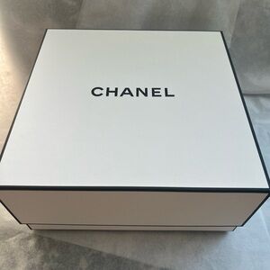 Chanel White Gift Box